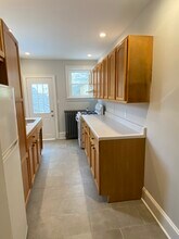 74 E Church Ln in Philadelphia, PA - Foto de edificio - Building Photo