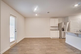 7408 Oak Lake Blvd in Bellview, FL - Foto de edificio - Building Photo