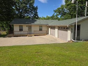 221 Anchor Rd in Grove, OK - Building Photo - Building Photo