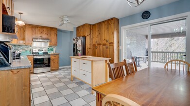 1916 Grandview Ave in Lumby, BC - Building Photo - Building Photo