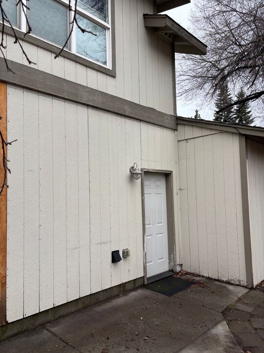 1374 NW Milwaukee Ave in Bend, OR - Building Photo