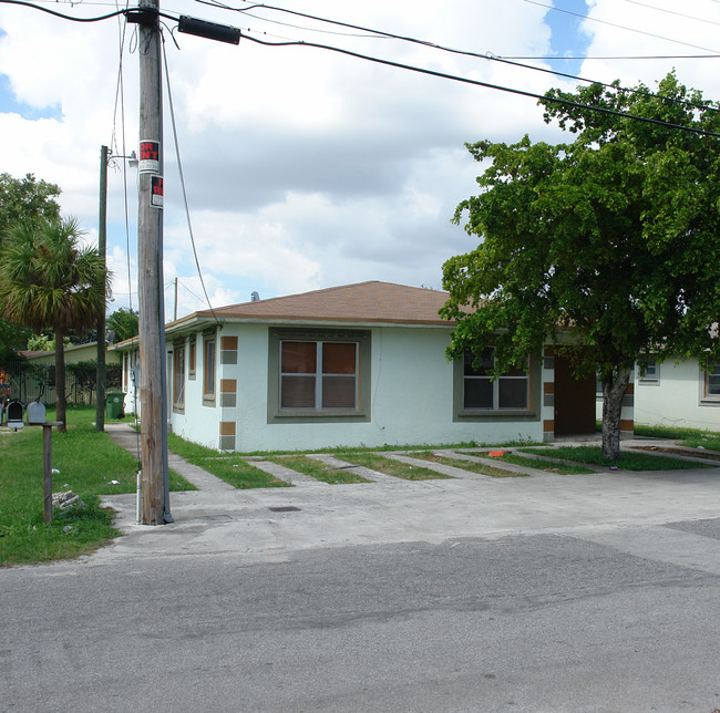 7746-7750 NW 2nd Ct in Miami, FL - Building Photo - Building Photo