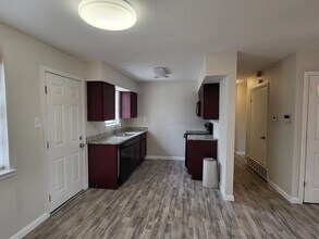 9605 Grady Ln in Dallas, TX - Building Photo - Building Photo