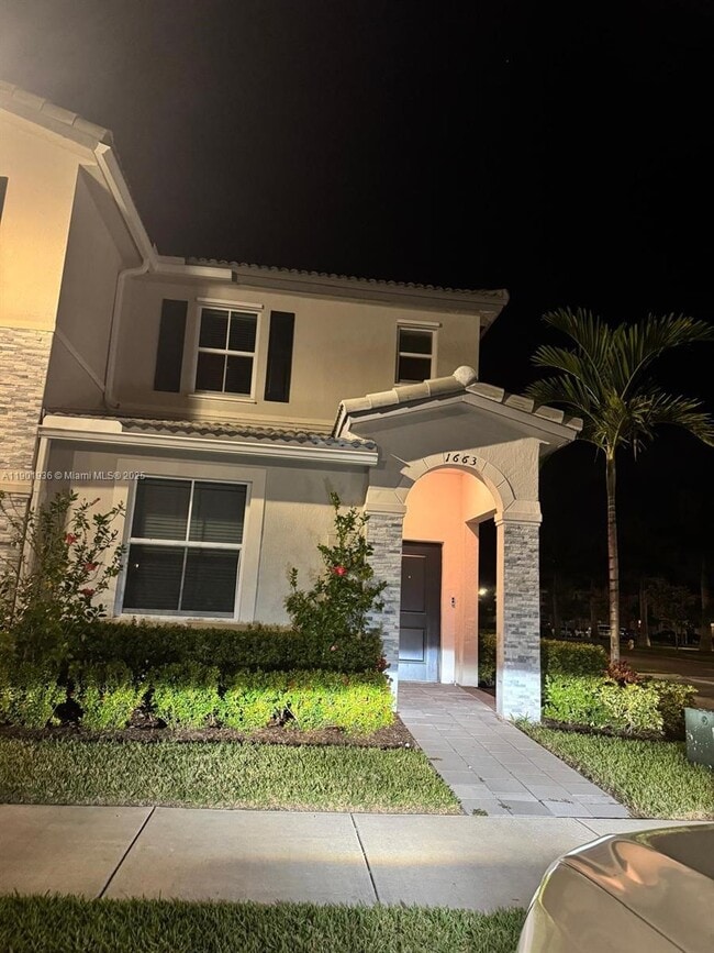 1663 SE 26th Rd in Homestead, FL - Foto de edificio - Building Photo