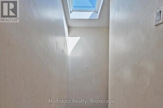 95 Sanford Ave N in Hamilton, ON - Building Photo - Building Photo
