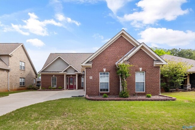 property at 11 Nandina Ln SW