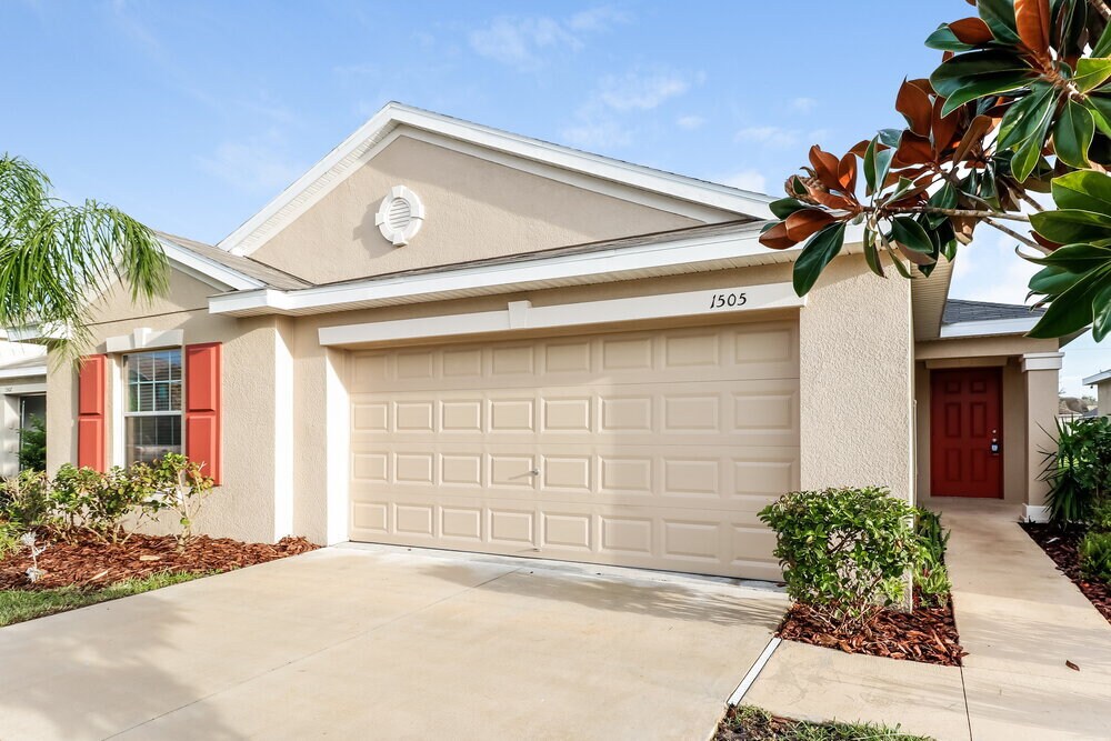 1505 Climbing Dayflower Dr in Ruskin, FL - Foto de edificio