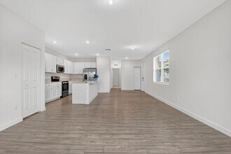 4645 Meyerson Pl in Greenacres, FL - Building Photo - Building Photo