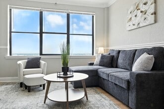 311 W Ashley St, Unit Renovated High-Rise 1BR in Jacksonville, FL - Building Photo - Building Photo