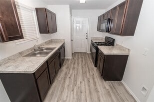 706 Lexus Dr in Humble, TX - Building Photo