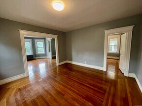 275 Cooke St in Waterbury, CT - Building Photo - Building Photo