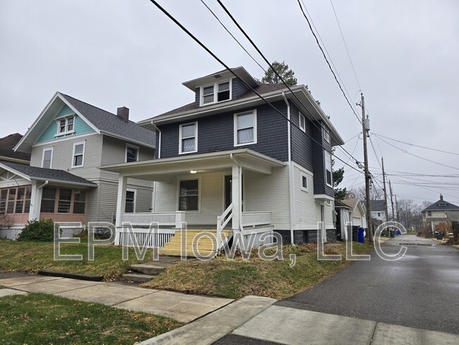 property at 349 17th St SE