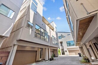 2415 Charleston St in Houston, TX - Foto de edificio - Building Photo