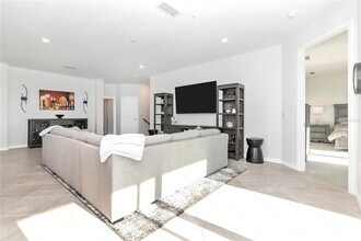 17560 Boracay Ct in Venice, FL - Foto de edificio - Building Photo