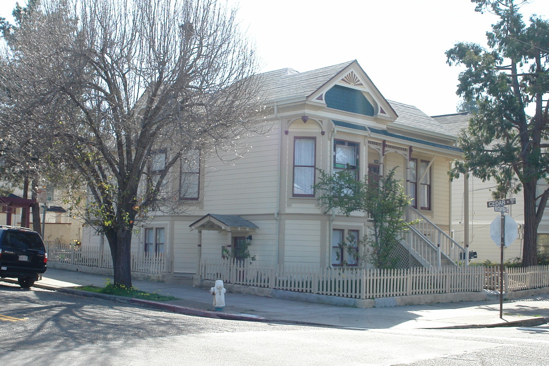 1930 Cedar St in Berkeley, CA - Building Photo