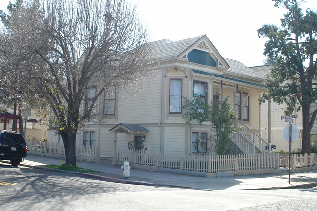 1930 Cedar St