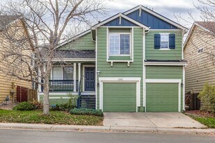 1395 S Akron Way in Denver, CO - Building Photo