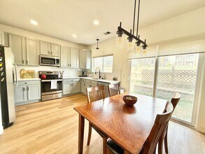 387 Ivory Cir in Aurora, CO - Building Photo - Building Photo