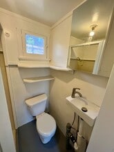 1660 N Coast Hwy 101 in Encinitas, CA - Building Photo - Building Photo