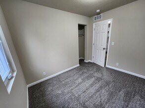 2405 Lyon St in Des Moines, IA - Building Photo - Building Photo