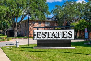 The Estates at Ridglea Hills in Fort Worth, TX - Building Photo