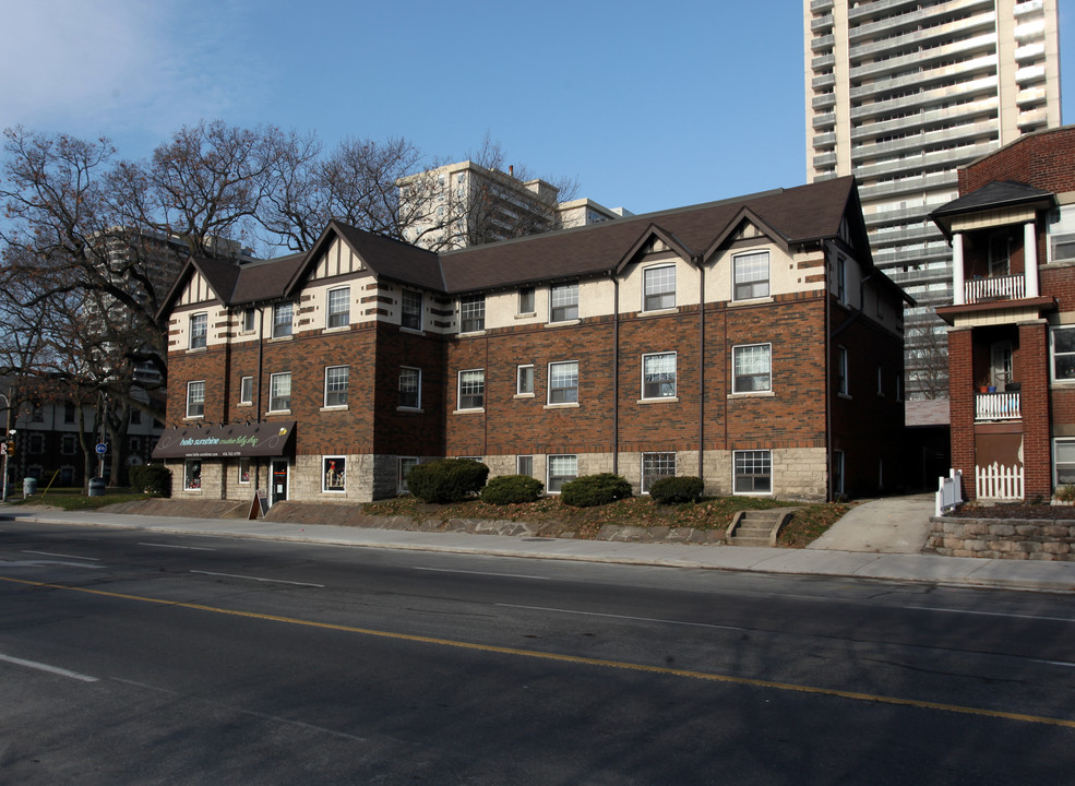 5 High Park Ave in Toronto, ON - Building Photo