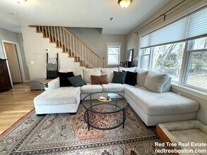 4 N Crescent Circuit in Boston, MA - Building Photo - Building Photo