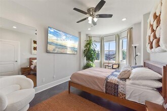 2020 McGowen St in Houston, TX - Building Photo - Building Photo
