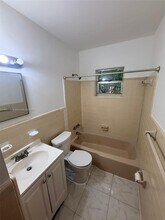 315 NW 32nd St in Oakland Park, FL - Building Photo - Building Photo