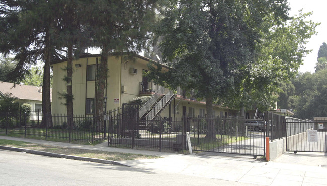 1062 N Summit Ave in Pasadena, CA - Building Photo - Building Photo