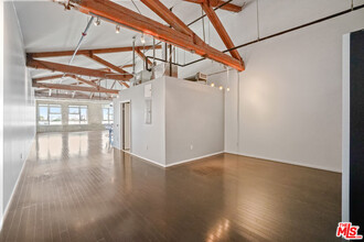 530 S Hewitt St in Los Angeles, CA - Building Photo - Building Photo