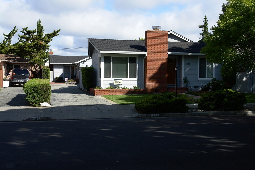 1638 Lark Ave in Redwood City, CA - Building Photo