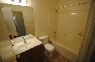 909 W St Charles Ave in Phoenix, AZ - Building Photo - Building Photo