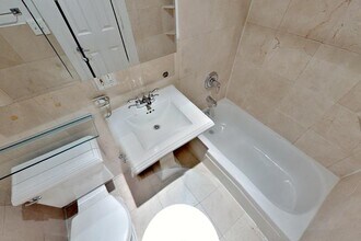 40 Avenue B in New York, NY - Building Photo - Building Photo