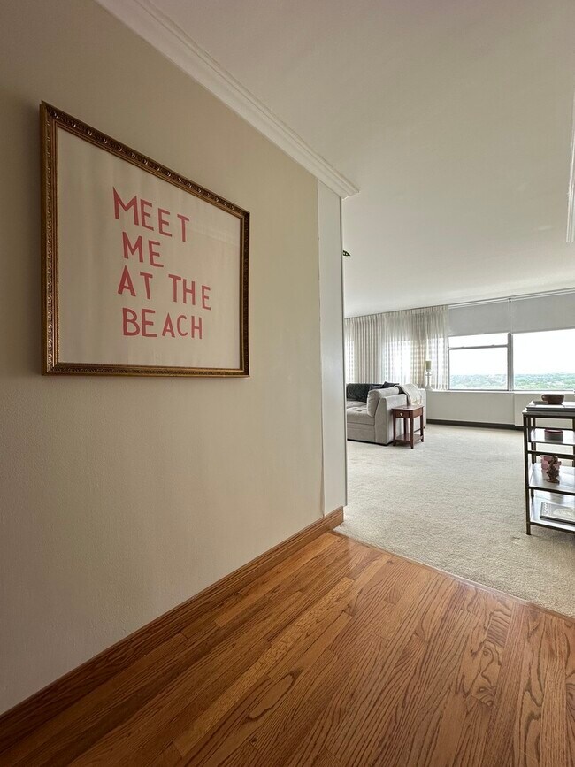 5757 N Sheridan Rd in Chicago, IL - Building Photo - Building Photo