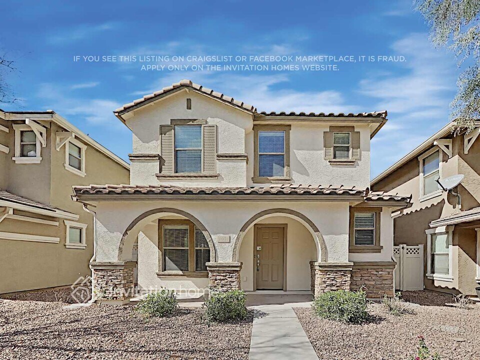 1051 S Cheshire Ln in Gilbert, AZ - Building Photo