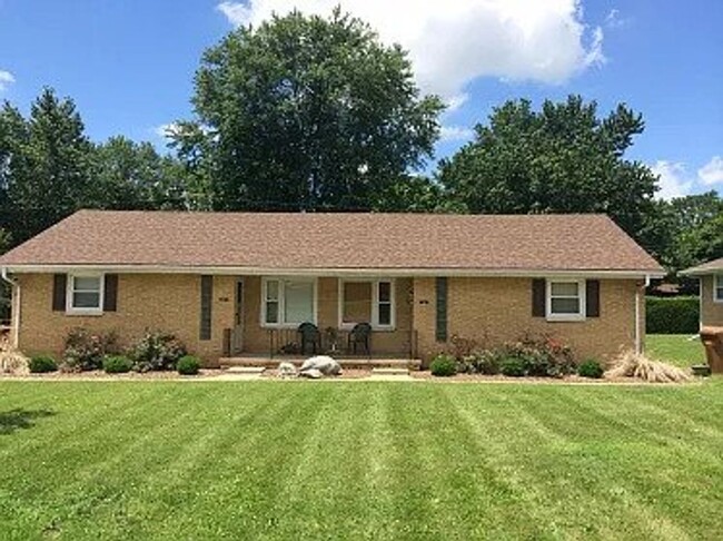property at 1801 Lynwood Dr