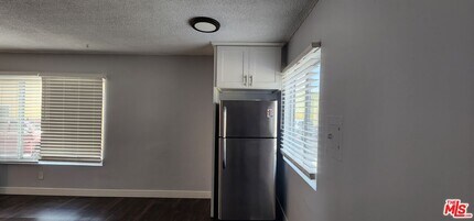323 N Virgil Ave in Los Angeles, CA - Building Photo - Building Photo