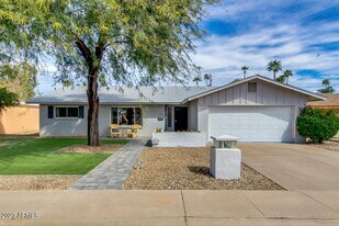 8420 E Citrus Way in Scottsdale, AZ - Building Photo