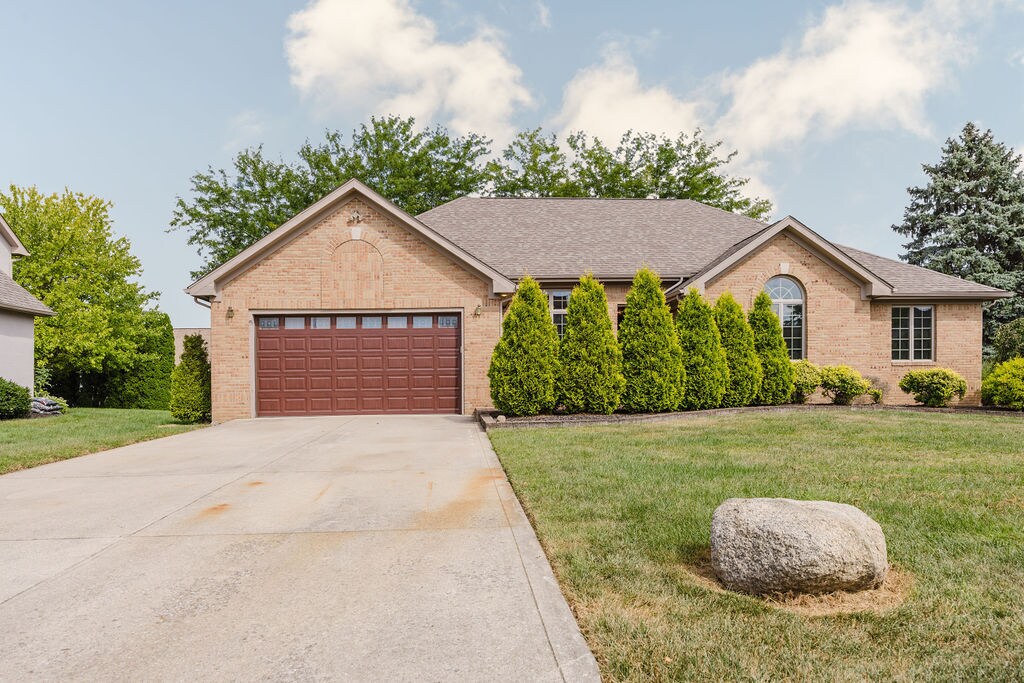 4658 Lombardo St in Grove City, OH - Building Photo