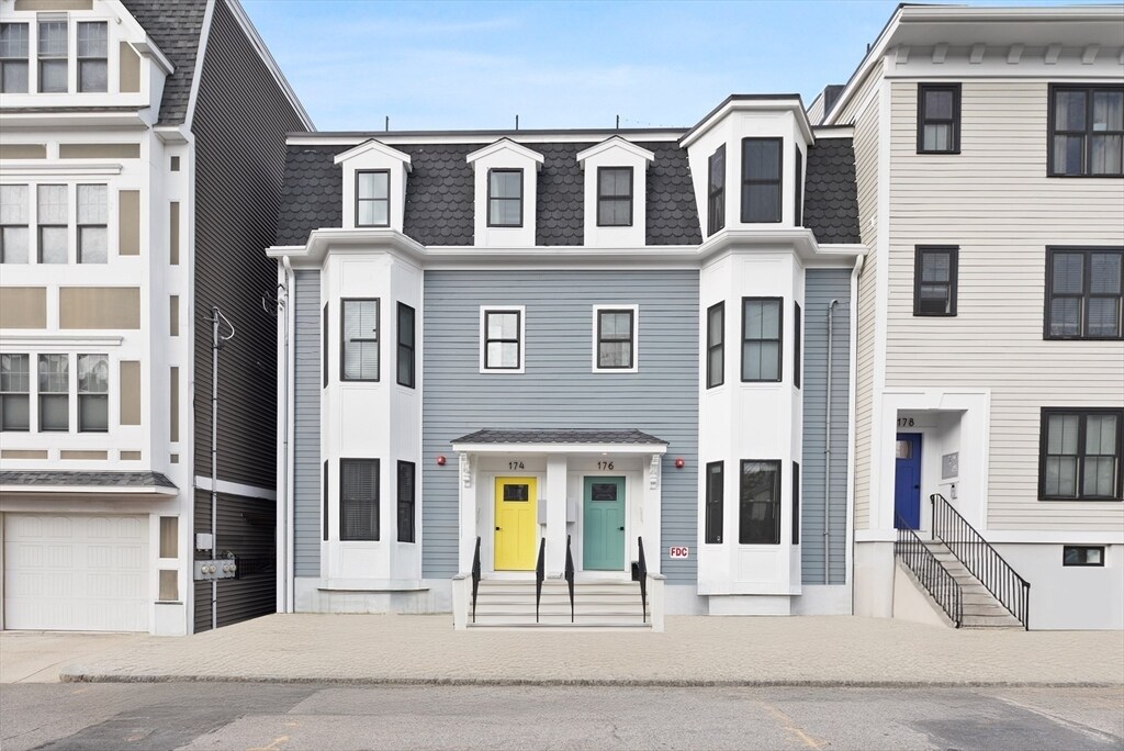 174 W 7th St, Unit 2 in Boston, MA - Foto de edificio