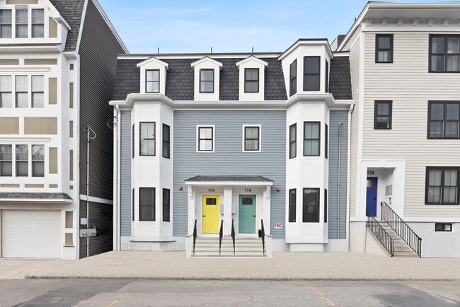 174 W 7th St, Unit 2