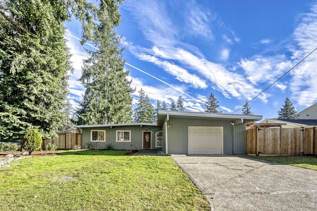 644 164th Pl NE in Bellevue, WA - Building Photo