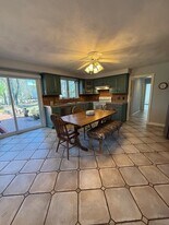 46 Agrillo Cir in Waltham, MA - Building Photo