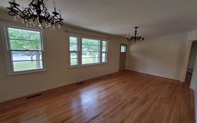 47 Westwood Dr in Sumter, SC - Building Photo - Building Photo