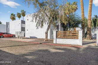 2925 N 38th St in Phoenix, AZ - Building Photo - Building Photo