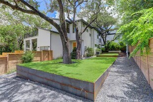 2711 S 5th St, Unit B in Austin, TX - Building Photo