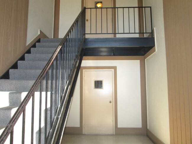 800 Brook Dr in Streamwood, IL - Building Photo - Building Photo