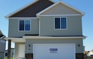 3357 27th St S in Moorhead, MN - Building Photo