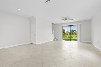 15043 Sunny Day Dr in Bradenton, FL - Building Photo - Building Photo